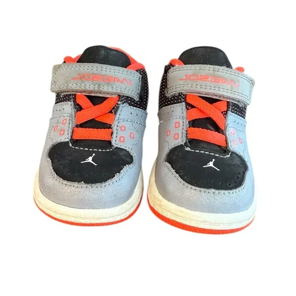 Jordan Black and Red Sneakers Mid-Top Design Children’s Size 4 - Picture 4 of 8